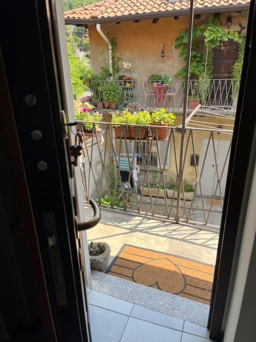 Gabbinoholidayhome Appartamento In Suggestiva Corte コモ エクステリア 写真