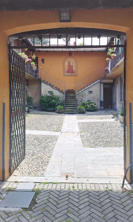 Gabbinoholidayhome Appartamento In Suggestiva Corte コモ エクステリア 写真